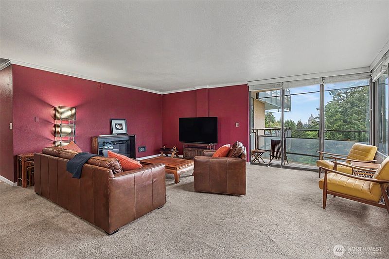 3rd image of 1910 Evergreen Park Drive SW #504