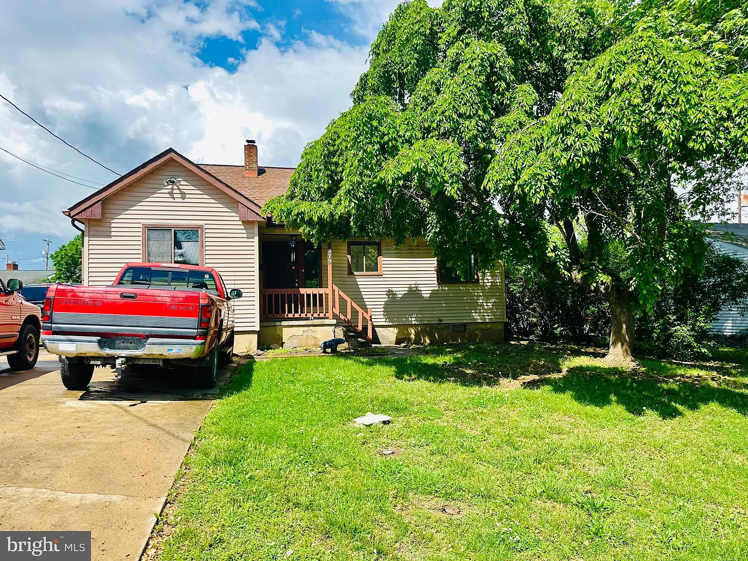 379 Brown St photo 1