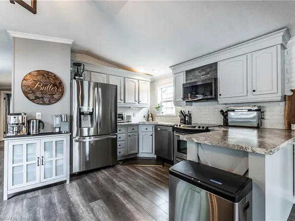 3 Elm St, Puslinch, ON N0B 2J0