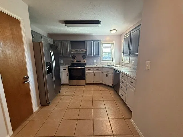 3 bed, 1076 sqft, $1,600 — Photo 4