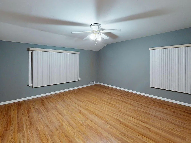 669 N Henderson Rd — Photo 57