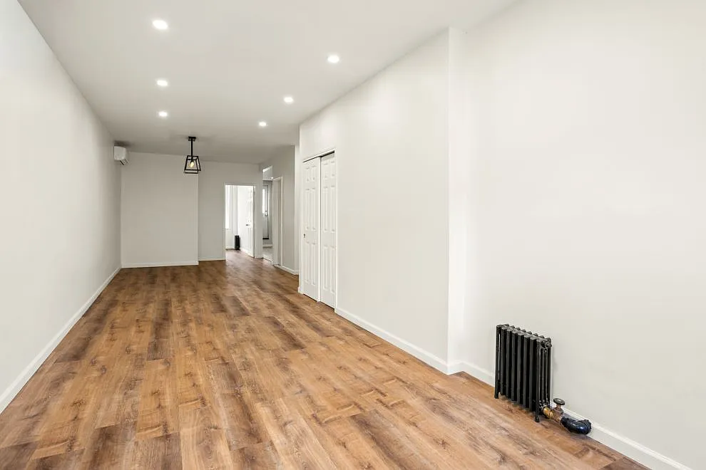 Building Photo - 408 Rogers Ave #3