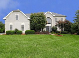 1715 Raleigh Hill Rd, Vienna, VA 22182