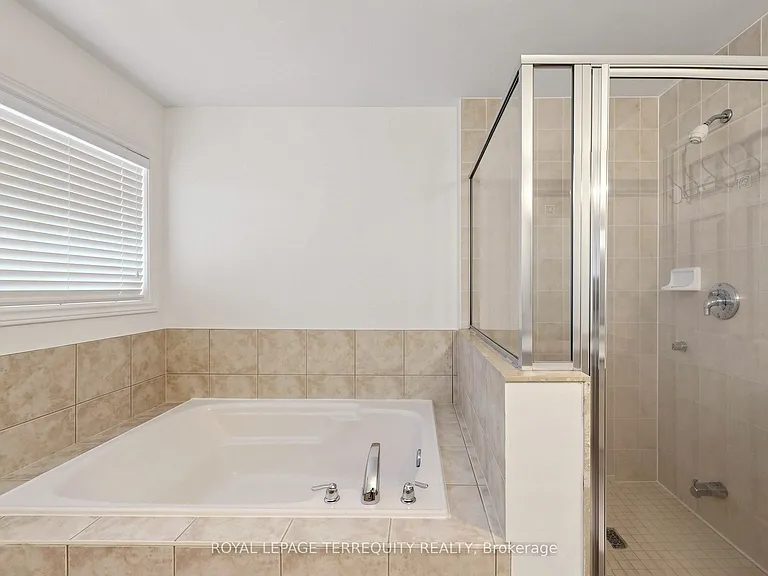 12 Ballantyne Dr — Photo 29
