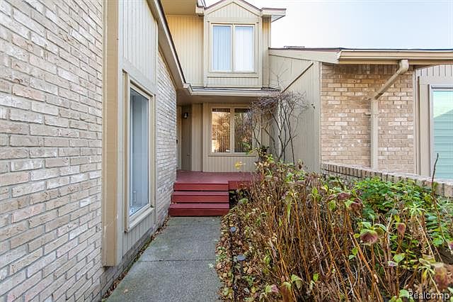 1st image of 4111 Foxpointe Dr #1