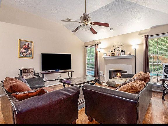 4th image of 1306 Caraquet Dr