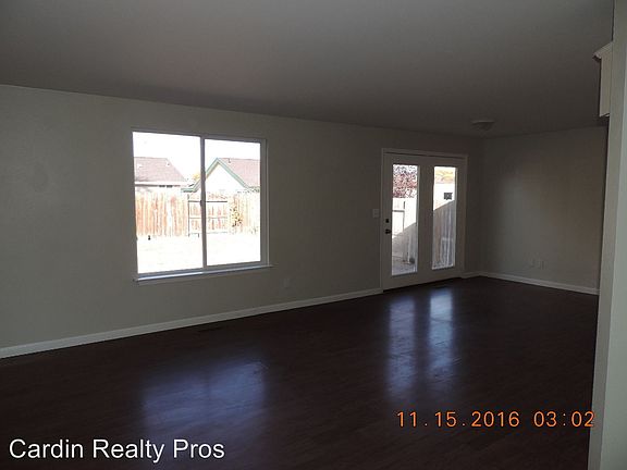 2nd image of 830 Columbine Dr