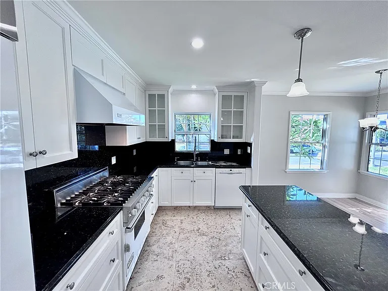 7530 Westlawn Ave — Photo 8