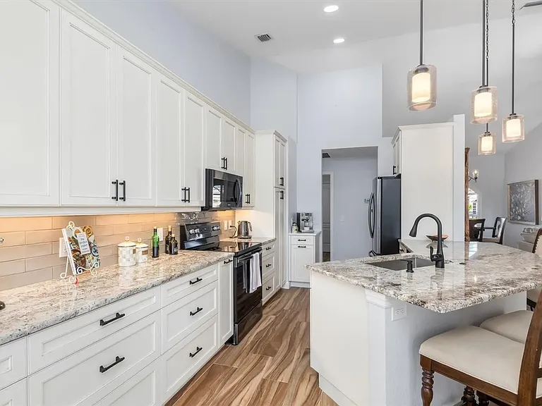 5530 Almar Dr — Photo 10