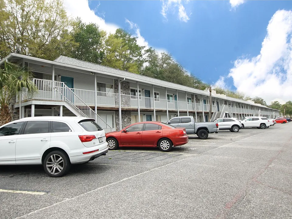 201 College Blvd E #27