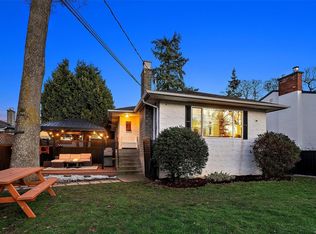 727 Porter Rd, Esquimalt, BC V9A5W7