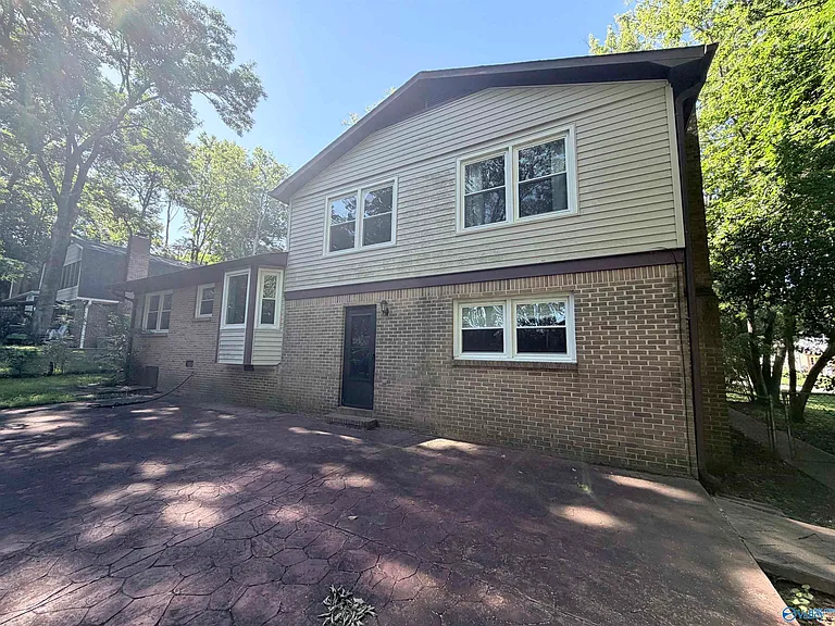11114 Hillwood Dr SE — Photo 4