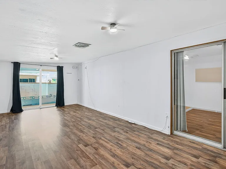 572 Federal St — Photo 13