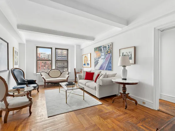 333 East 53rd Street image 1 of 8