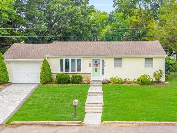 245 Falcon Dr, Little Egg Harbor, NJ 08087