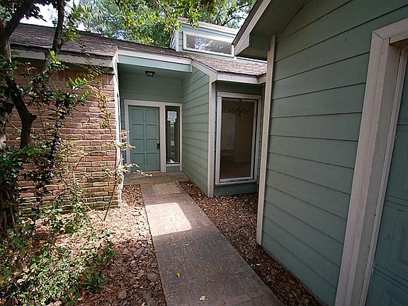 FRONT DOOR AREA