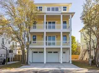 209 Annie Dr, Carolina Beach, NC 28428