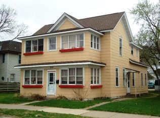910 7th St S, La Crosse, WI 54601