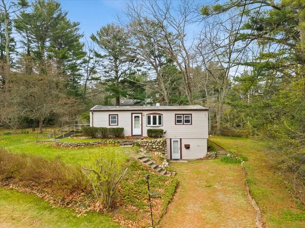 1 Emond Ave, Kingston, MA 02364