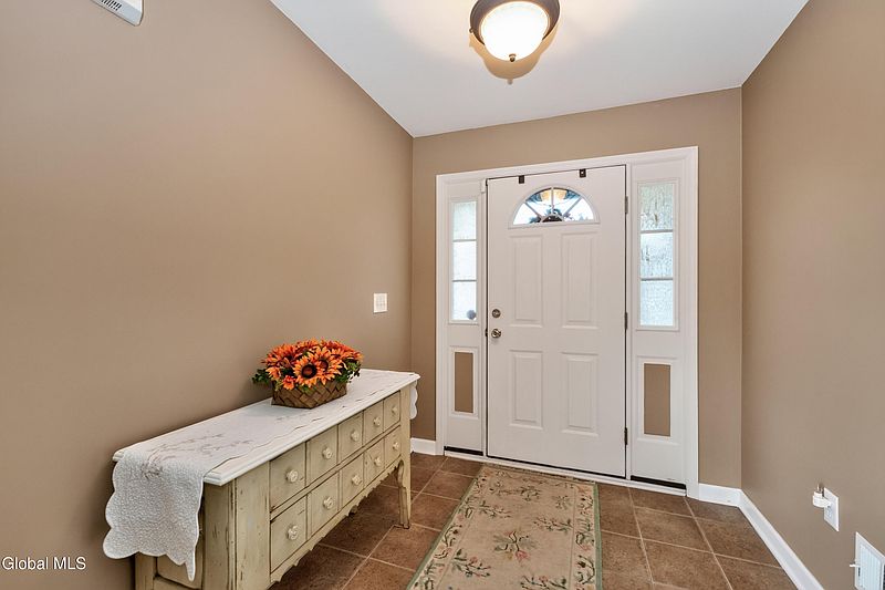 5th image of 8 Slatestone Drive