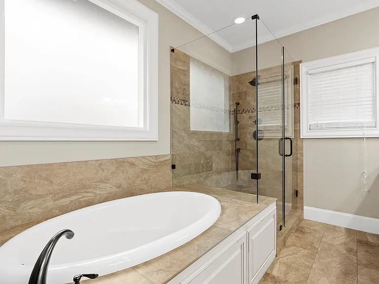 6806 Heron Dr — Photo 33