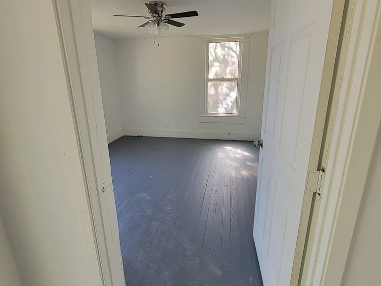 1031 W Bullock St #1 — Photo 2