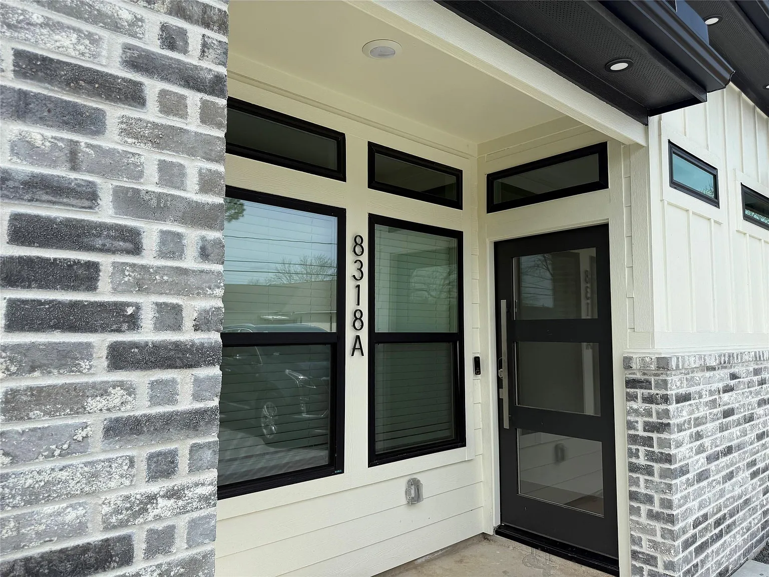 3 bed, 2.0 bath, 1211 sqft, $2,000 — Photo 3