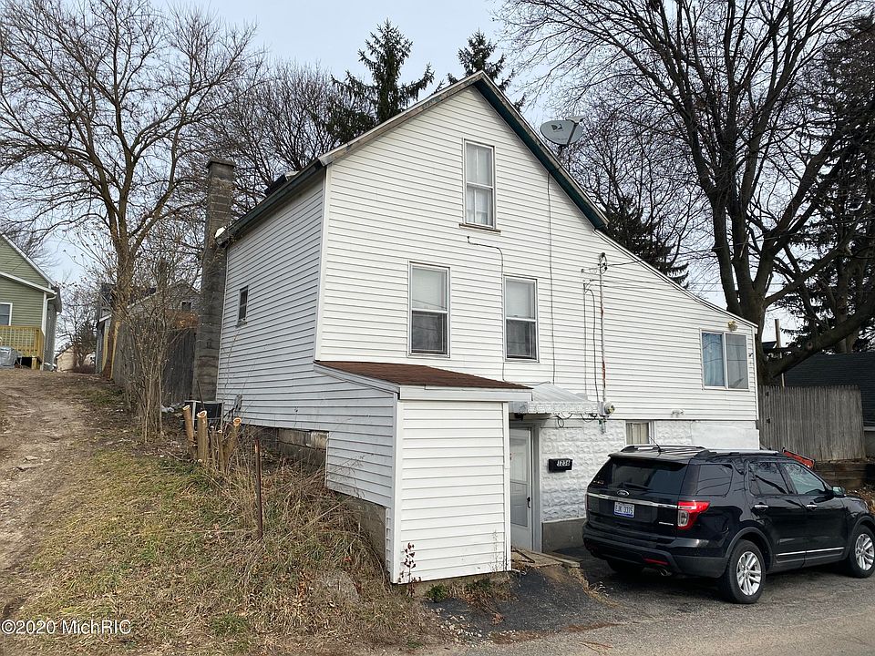 1st image of 1236 Courtney St NW