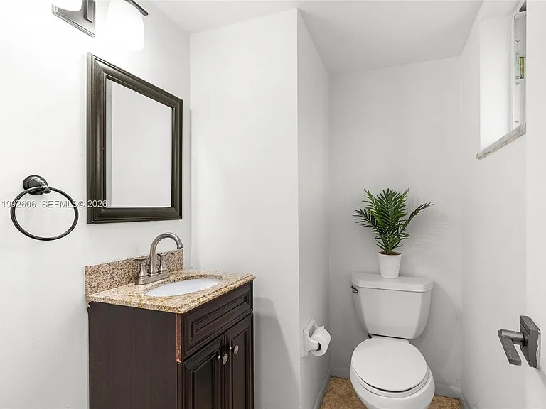 1170 NE 191st St #35 — Photo 9