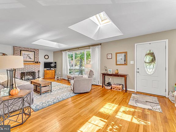 4th image of 1493 Glassboro Rd
