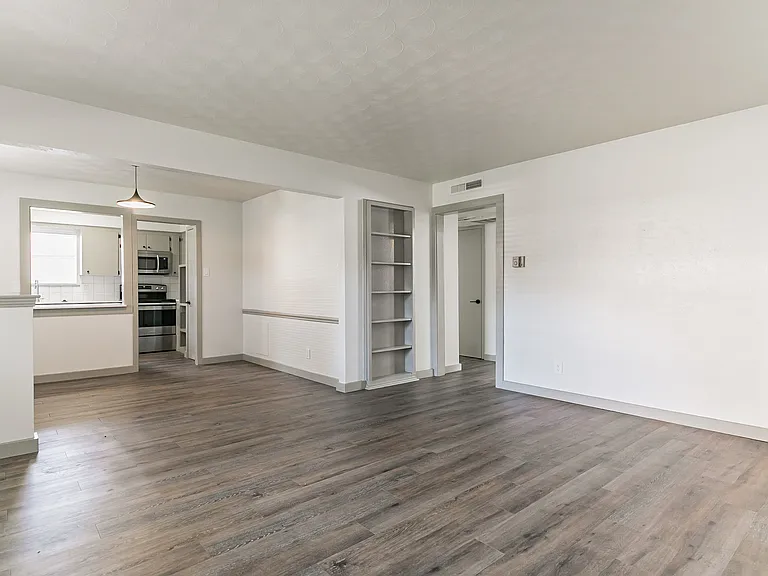 Colony House — Photo 24
