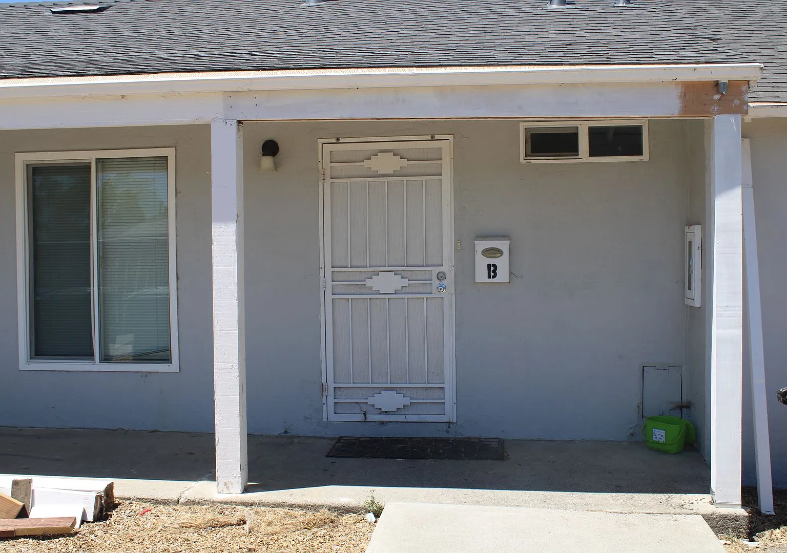 Two Bedroom Plus Bonus Room In Pittsburg Single Story Four-Plex- Optional Detached Garage Available! — Photo 1