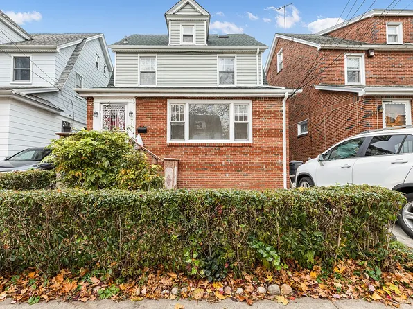 7141 Loubet St, Forest Hills, NY 11375