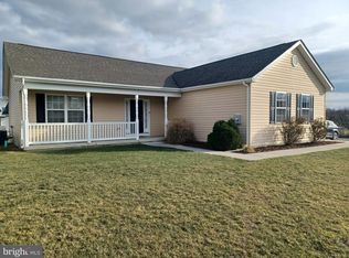 62 Skippers Canyon Dr, Martinsburg, WV 25403