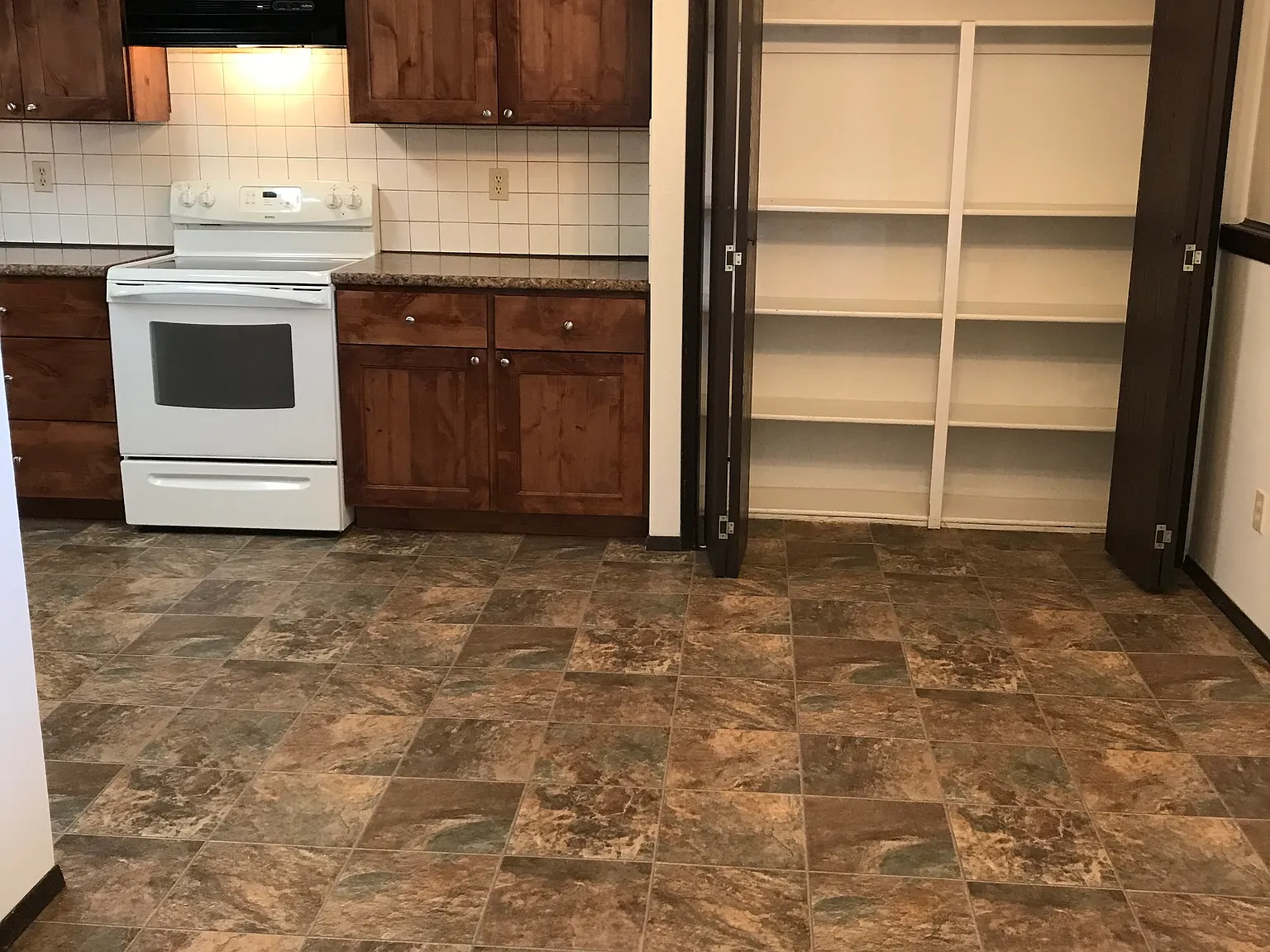 2 bed, 1200 sqft, $1,395 — Photo 3