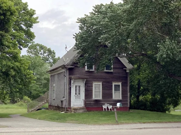 81 Bedford St, Whitman, MA 02382
