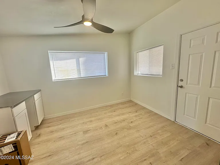 227 S Avenue B — Photo 21