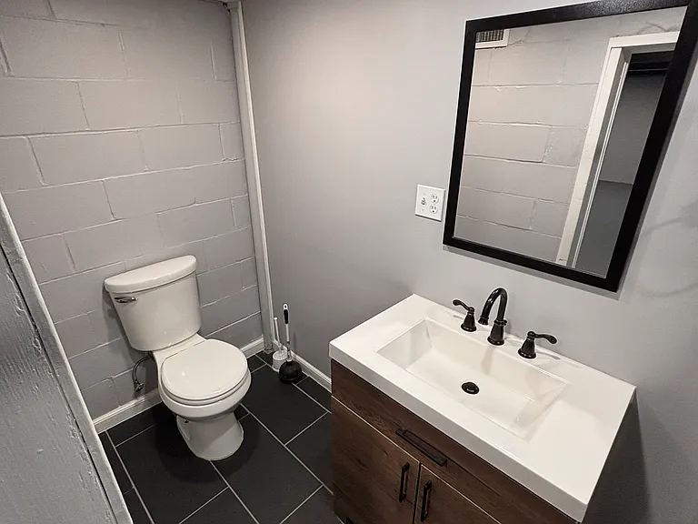 421 16th St NE — Photo 36