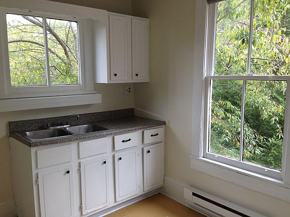 3rd image of 22 Blake St APT 3