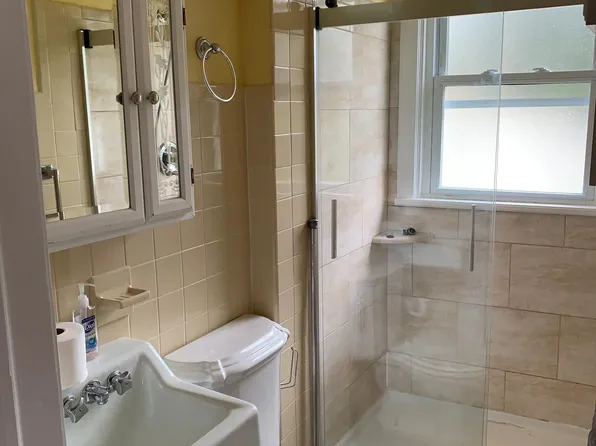 150 W Richardson Ave APT 2, Langhorne, PA 19047