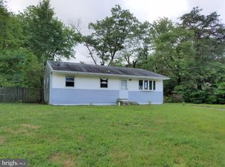 403 Hemlock Ln, Mount Laurel, NJ 08054