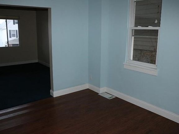 5th image of 1620 Woodmont Ave