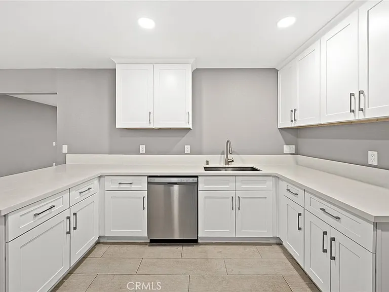 1641 Maywood Ave — Photo 13