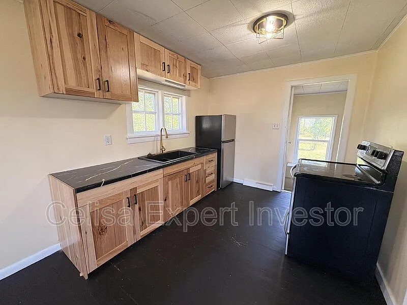 2 bed, 1.0 bath, 648 sqft, $1,275 — Photo 3