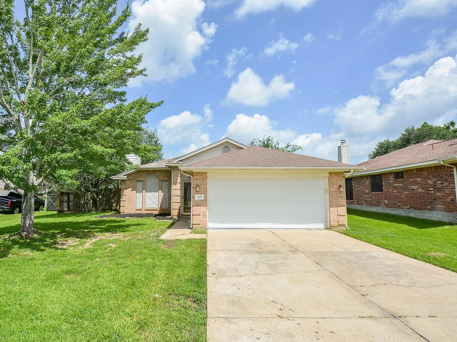 3 bed, 2.0 bath, 1503 sqft, $1,750 — Photo 3