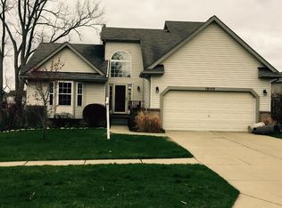 10155 Curtis Dr, Pinckney, MI 48169