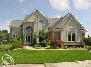 7365 Drake Rd, West Bloomfield, MI 48322