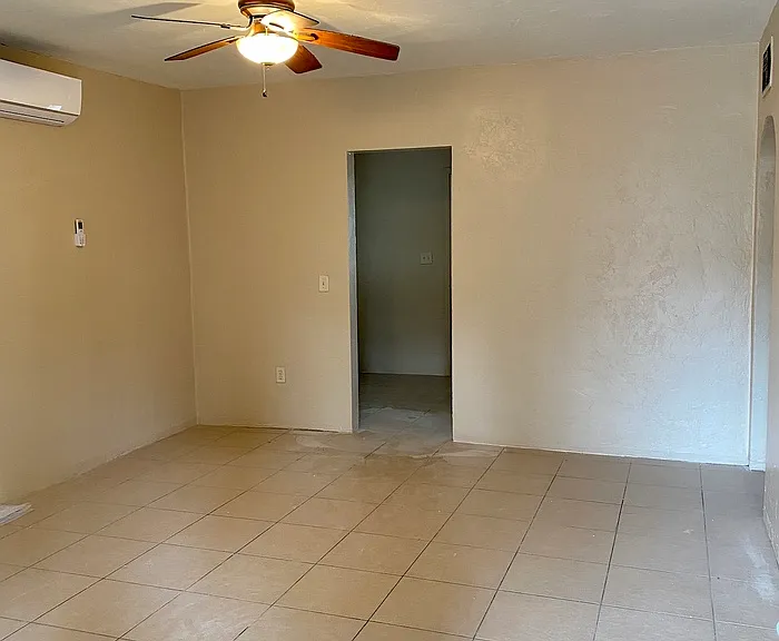 2233 N Columbus Blvd #1 — Photo 3