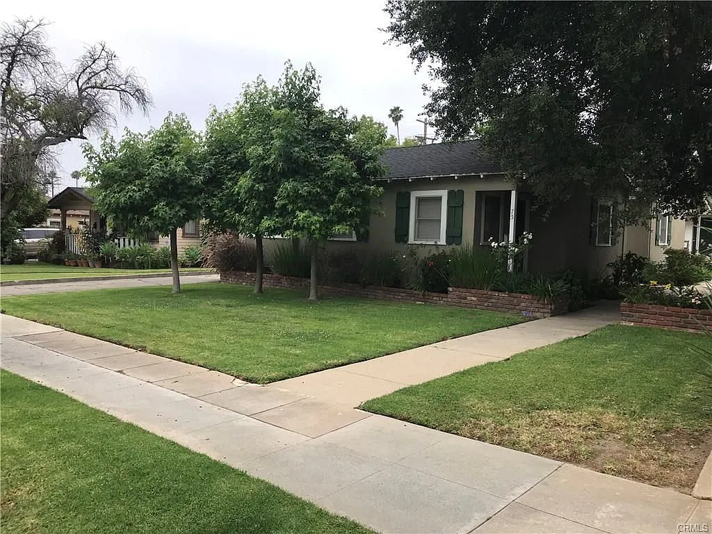 Studio, 1.0 bath, 335 sqft, $1,595 — Photo 2