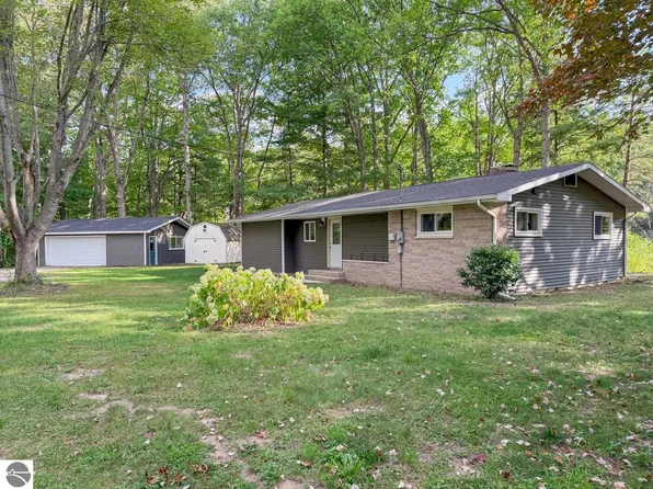 3179 W Pere Marquette Rd, Coleman, MI 48618